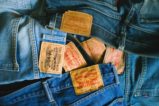 День народження культових джинсів – 20 травня