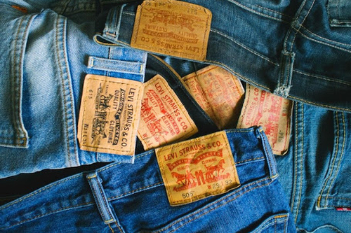 День народження культових джинсів – 20 травня